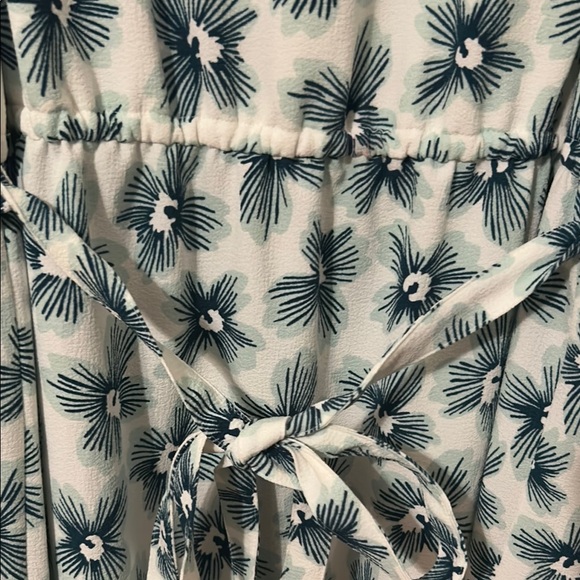 Floral Print Dress in White and Green - Picture 4 of 5